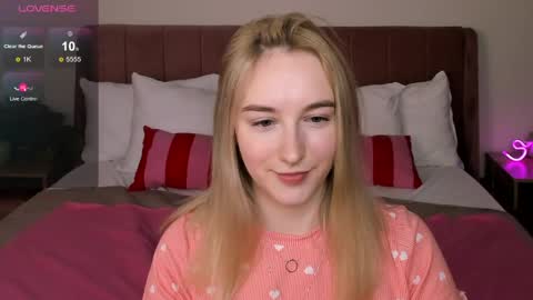 Snapshot of shy__polly chatting on May 15, 10:50 pm Polly online show from May 15, 10:50 pm