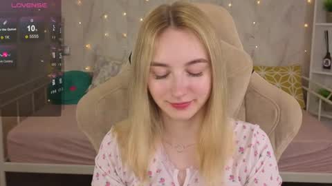 Snapshot of shy__polly chatting on June 12, 12:09 am Polly online show from June 12, 12:09 am