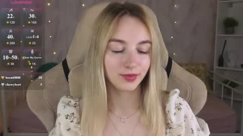 Snapshot of shy__polly chatting on August 8, 12:13 am Polly online show from August 8, 12:13 am