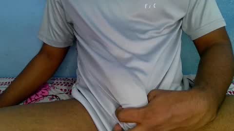 shyeyes online show from December 17, 8:34 am