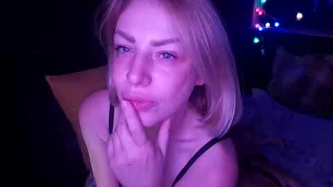 Snapshot of shy_girl80 chatting on November 4, 11:48 pm shy_girl80 online show from November 4, 11:48 pm