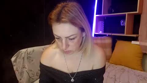 shy_girl80 online show from January 10, 9:05 pm