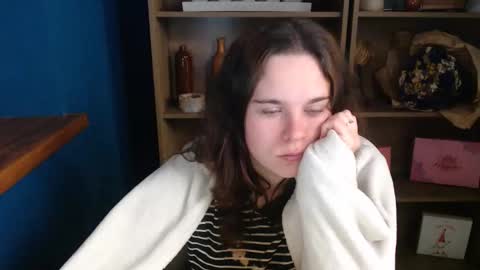 shy_lil online show from October 2, 7:04 am