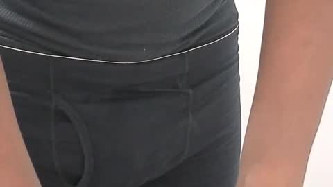 Snapshot of shy_little chatting on October 30, 5:42 am shy little online show from October 30, 5:42 am