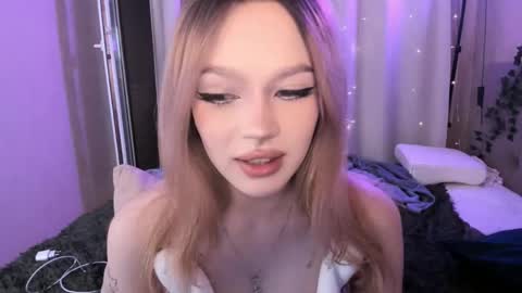 Megan 3 online show from May 10, 10:26 pm