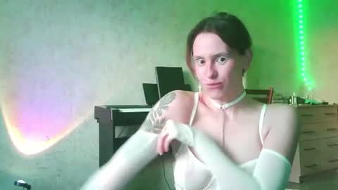 Snapshot of shy_miracle chatting on June 17, 5:47 pm shy_miracle online show from June 17, 5:47 pm