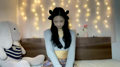 Snapshot of shy_pink_doll chatting on May 22, 3:39 pm shy_pink_doll online show from May 22, 3:39 pm
