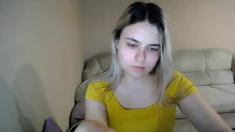 shy_sabrina_ online show from March 9, 9:41 pm