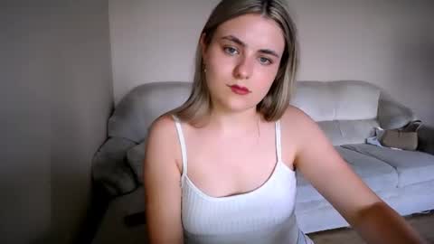 shy_sabrina_ online show from June 19, 1:15 pm