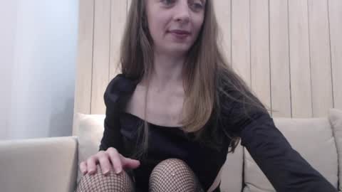 Snapshot of shy_schoolgirl_ chatting on December 30, 2:40 pm shy_schoolgirl_ online show from December 30, 2:40 pm