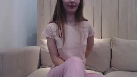Snapshot of shy_schoolgirl_ chatting on March 3, 4:24 pm shy_schoolgirl_ online show from March 3, 4:24 pm