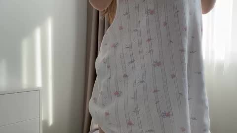 shy_schoolgirl_ online show from March 8, 8:18 am