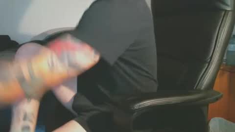 shyboyhugecum2020 online show from October 28, 2:59 am