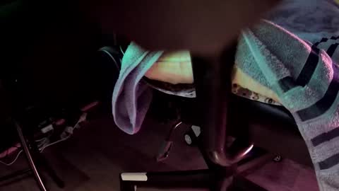 Snapshot of shybrown chatting on November 27, 2:02 am Klark Bent online show from November 27, 2:02 am