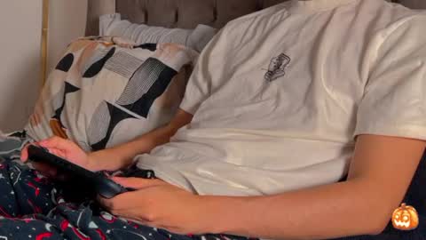 Snapshot of shydude666 chatting on November 25, 9:48 pm shydude666 online show from November 25, 9:48 pm