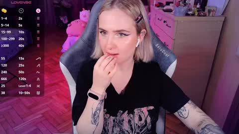 Effie online show from January 24, 7:39 pm