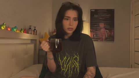 Snapshot of shygaze chatting on November 16, 10:37 pm shygaze online show from November 16, 10:37 pm