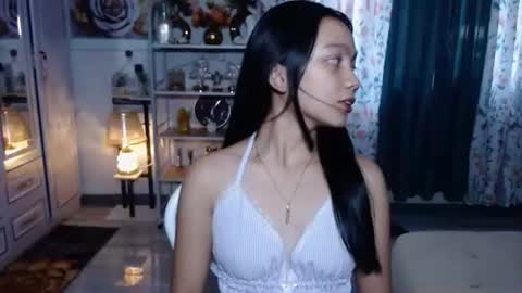 Snapshot of shygirl_lyn chatting on May 26, 7:37 am lyn online show from May 26, 7:37 am