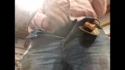 Snapshot of shyguycurious5 chatting on November 7, 9:26 pm shyguycurious5 online show from November 7, 9:26 pm