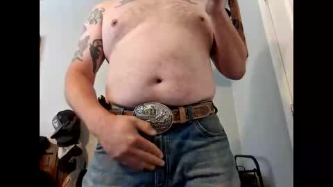 Snapshot of shyguycurious5 chatting on November 11, 6:19 pm shyguycurious5 online show from November 11, 6:19 pm