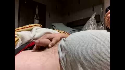 Snapshot of shyguycurious5 chatting on November 20, 3:07 am shyguycurious5 online show from November 20, 3:07 am