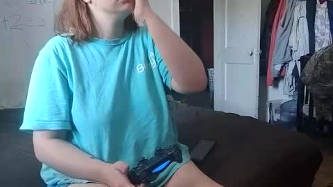 Snapshot of shylee538825 chatting on October 6, 2:47 pm shylee538825 online show from October 6, 2:47 pm