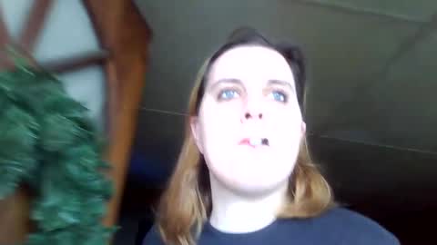 Snapshot of shylee538825 chatting on November 19, 5:02 pm shylee538825 online show from November 19, 5:02 pm