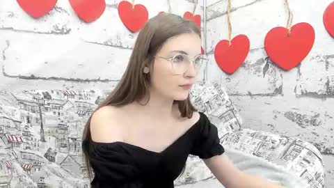 Snapshot of shyly_lisa chatting on October 18, 1:41 am shyly_lisa online show from October 18, 1:41 am