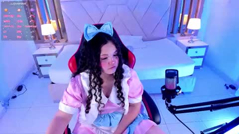 Snapshot of shylysweet chatting on December 5, 5:16 am Shyly online show from December 5, 5:16 am