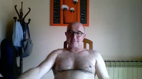 Snapshot of shymmy10 chatting on May 9, 10:09 am shymmy10 online show from May 9, 10:09 am