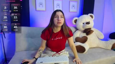 Snapshot of sia_wattson chatting on November 11, 10:21 pm Sia online show from November 11, 10:21 pm