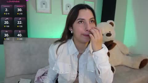 Snapshot of sia_wattson chatting on November 13, 9:58 pm Sia online show from November 13, 9:58 pm