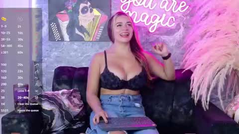 Snapshot of siamarlin chatting on June 23, 9:13 pm siamarlin online show from June 23, 9:13 pm