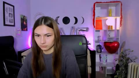 Snapshot of sicilia_shine chatting on February 6, 7:12 am silicia online show from February 6, 7:12 am