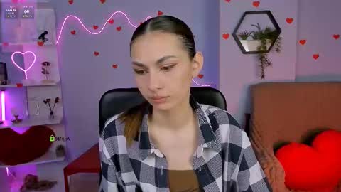 Snapshot of sicilia_shine chatting on February 17, 1:18 pm silicia online show from February 17, 1:18 pm