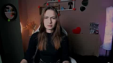 Snapshot of sicilia_shine chatting on February 18, 1:29 pm silicia online show from February 18, 1:29 pm