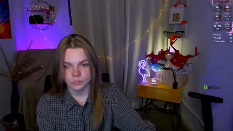 Snapshot of sicilia_shine chatting on March 22, 11:30 pm silicia online show from March 22, 11:30 pm