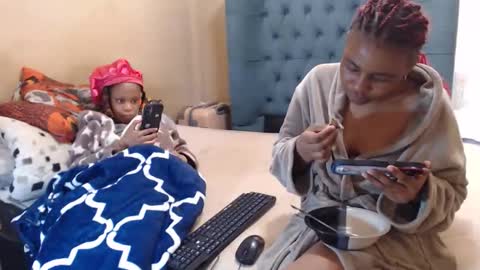 Snapshot of sieannabrown chatting on May 25, 10:32 am sieannabrown online show from May 25, 10:32 am