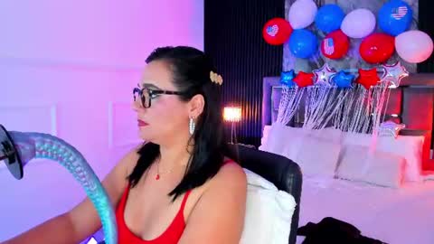 Snapshot of sienarosewood chatting on July 5, 4:30 am Siena Rosewood online show from July 5, 4:30 am
