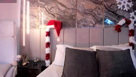 Snapshot of sienna_blake_ chatting on December 14, 11:15 am Sienna Blake online show from December 14, 11:15 am