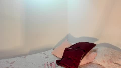 Snapshot of sienna_glow chatting on May 23, 11:58 am sienna_glow online show from May 23, 11:58 am