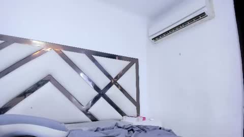 Snapshot of sienna_glow chatting on July 11, 1:58 pm sienna_glow online show from July 11, 1:58 pm