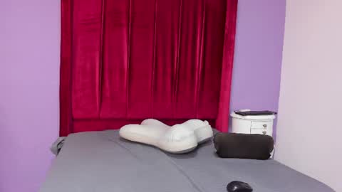 Snapshot of sienna_glow chatting on July 15, 12:49 am sienna_glow online show from July 15, 12:49 am