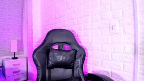sienna_lux01 online show from July 25, 2:42 am