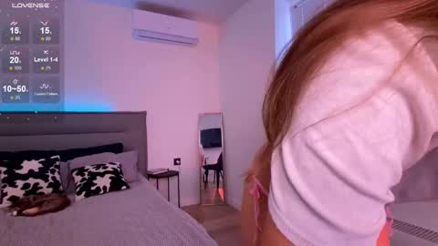 Snapshot of sienna_mi_ chatting on December 3, 4:42 am Lisa online show from December 3, 4:42 am