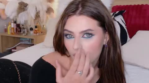 sienna_voss online show from January 18, 8:23 pm