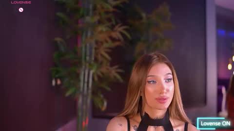 Snapshot of siennajayden chatting on November 19, 6:52 pm Sienna online show from November 19, 6:52 pm