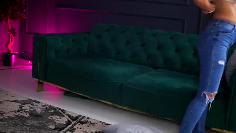 Snapshot of siennaruh chatting on September 29, 10:31 am Sienna online show from September 29, 10:31 am