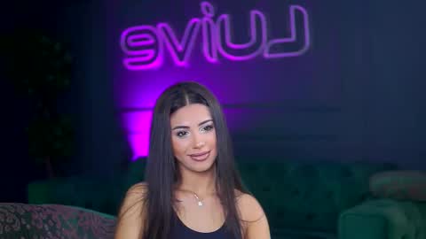 Snapshot of siennaruh chatting on November 8, 11:32 am Sienna online show from November 8, 11:32 am