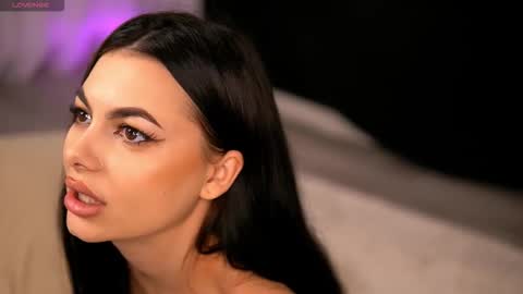 Snapshot of sierravyx chatting on October 23, 11:20 am Maria online show from October 23, 11:20 am